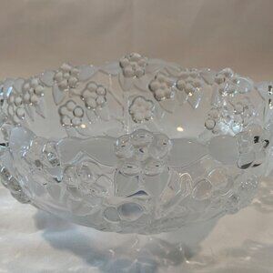 Mikasa Crystal Carmen Collection Frosted Bowl Floral Leaves Serving 8.75"x3.75"